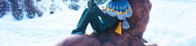 Kolodko Leonóra és az oroszlán miniszobor