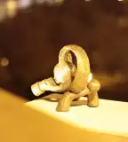 Kolodko Kockásfülű nyúl miniszobor, Budapest