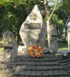 II. világháborús emlékmű, Elek