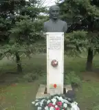 dr. Hidasi László szobor, Gádoros