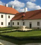 Majki Kamalduli Remeteség, Oroszlány