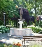 Leány Nappal és Holddal, Kecel