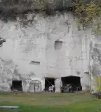 Barlanglakások, Cserépváralja