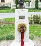 Fekete István szobra, Gölle