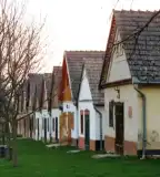 Pincefalu, Györköny