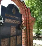 Világháborús hősök emlékműve, Háromfa