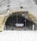 Sziklakápolna, Istenmezeje