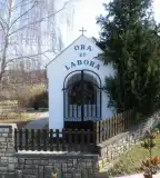 Ora et Labora-kápolna, Kisdorog
