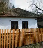 Alkotóház, Komlóska