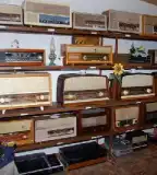 Rádiómúzeum, Lánycsók