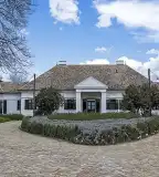 Apponyi-kastély, Medina