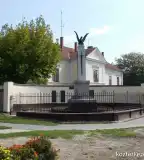 Világháborús emlékmű, Segesd