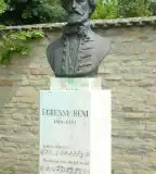 Egressy Béni mellszobra, Simontornya