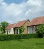 Orás pincefalu, Versend