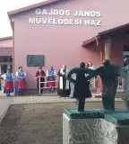 Kolodko Geszterédi hármas csárdás miniszobor, Geszteréd