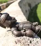 Kolodko IN VINO VERITAS miniszobor, Budapest