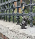 Kolodko Szurikáta miniszobor, Budapest