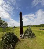 Emlékoszlop, Ladánybene