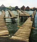 Bokodi Lebegő Falu, Oroszlány