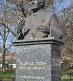 Antall József szobra, Mány