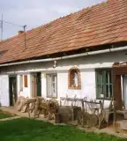 Faluház, Márianosztra