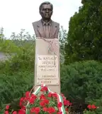 Dr. Antall József mellszobra, Paloznak