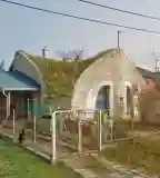 Földtetejű bioház, Pusztazámor