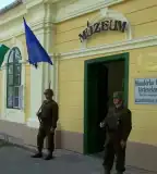 Mundérba bújt történelem, Szeghalom