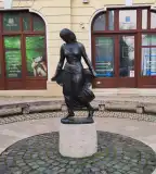 Táncosnő-szobor, Székesfehérvár