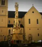 Szentháromság szobor, Veszprém