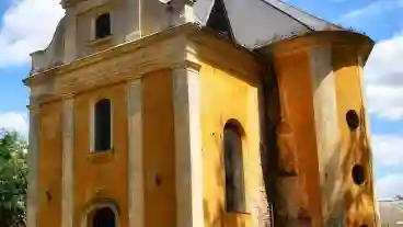 Aba Szentharomsag Templom