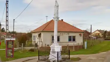 Agyagosszergeny Maria Szobor