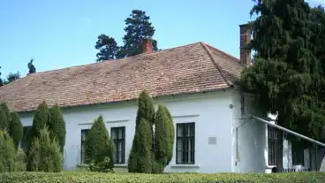 Almosd Miskolczy Kuria 01