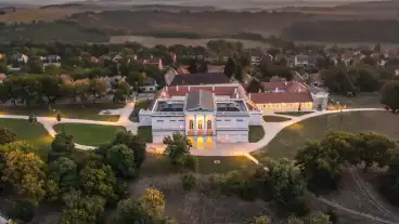 Bajna Sandor Metternich Kastely 1