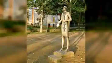 Balatonfoldvar Halaszfiu Szobor