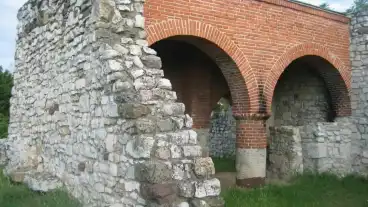 Balatonfured Papsokai Templomrom