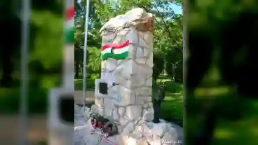 Balatonszarszo 56 Os Emlekmu