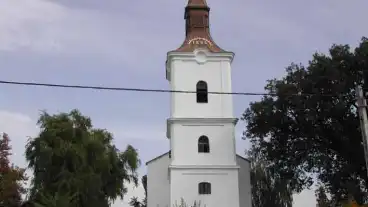 Beszterec Reformatus Templom 01