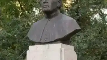 Bicske Grieger Szobor