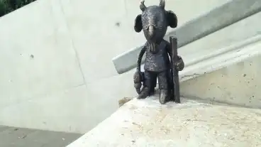 Budapest Kolodko Mekk Elek Miniszobor 1