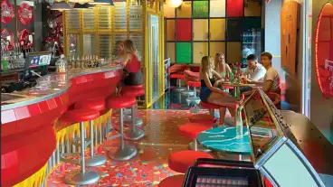 Budapest Retro Elmenykozpont 01