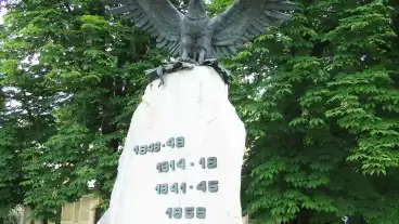 Csakvar Hosi Emlekmu