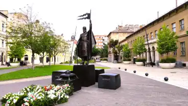 Debrecen Istvan Kiraly Szobor 1