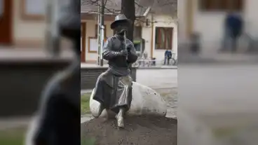 Doboz Furulyazo Pasztor Szobor