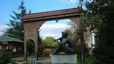 Dunavecse Faun Szobor