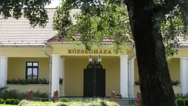 Fenyeslitke Eross Kuria