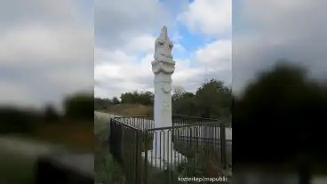 Fertoendred Szentharomsag Szobor