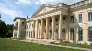 Fot Karolyi Kastelyetterem 1