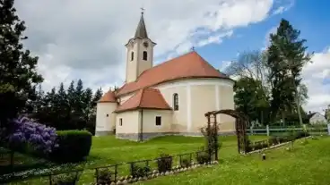 Gasztony Katolikus Templom 01