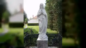 Gasztony Maria Szobor 01